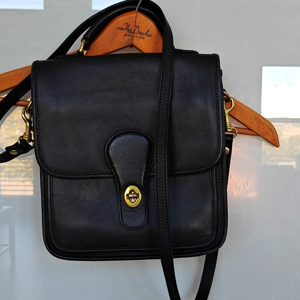 Hunt Club Vintage Black Leather Purse